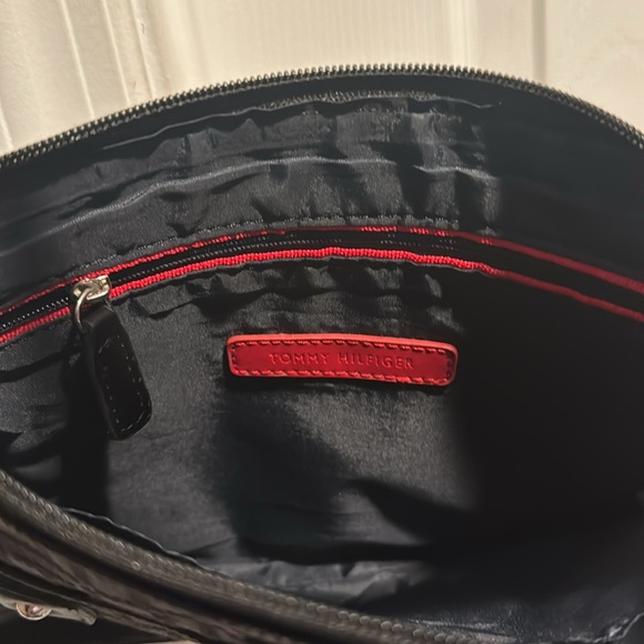 Tommy Hilfiger purse - Picture 6 of 6